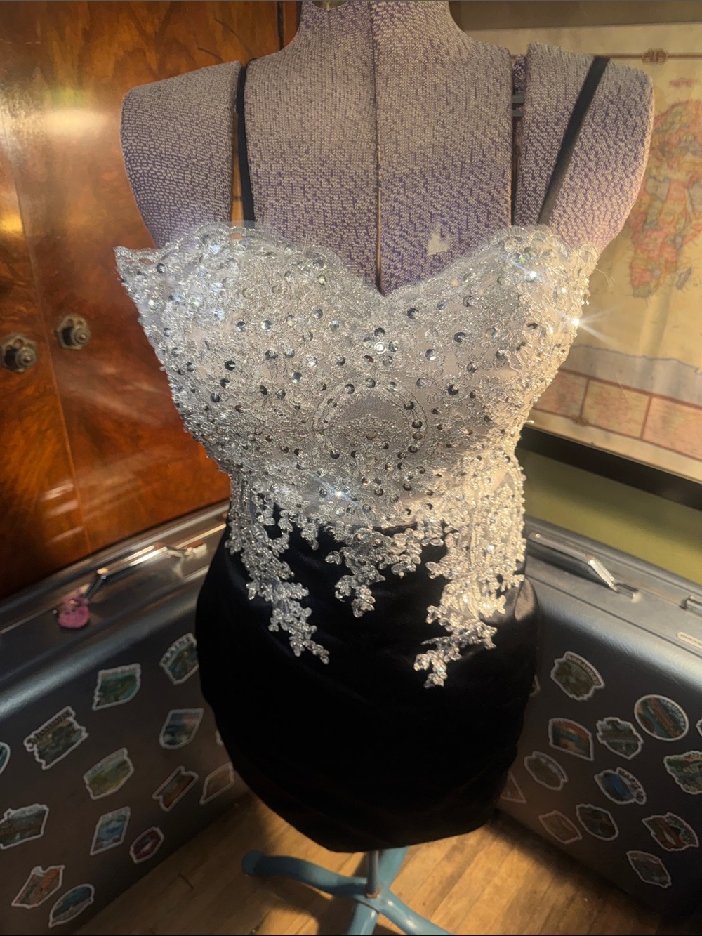Black & Silver Beaded Sequin Cocktail Party Dress Size 4 Bodycon